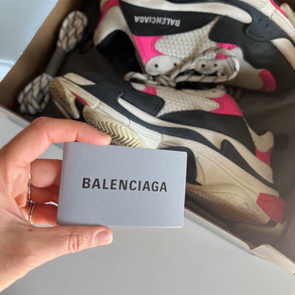 BALENCIAGA TRIPLE S sneakers size 36 - Picture 3 of 7
